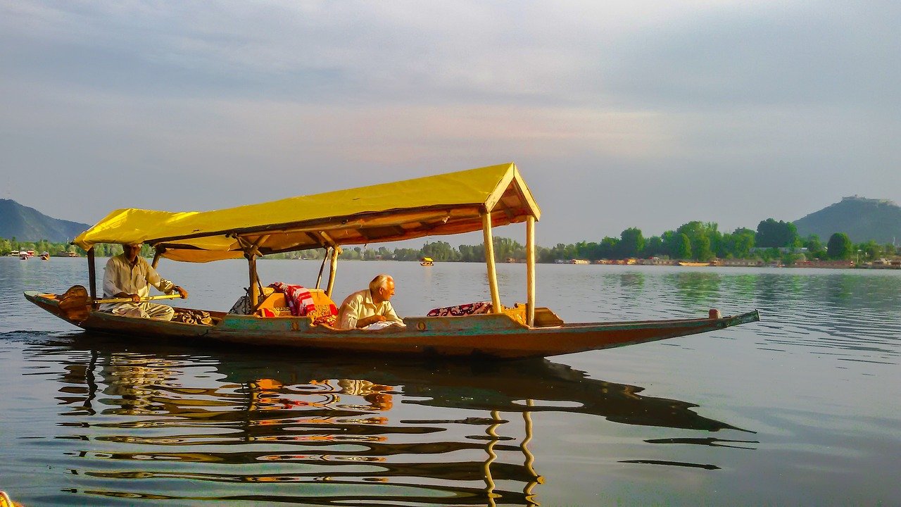vacation packages in Srinagar