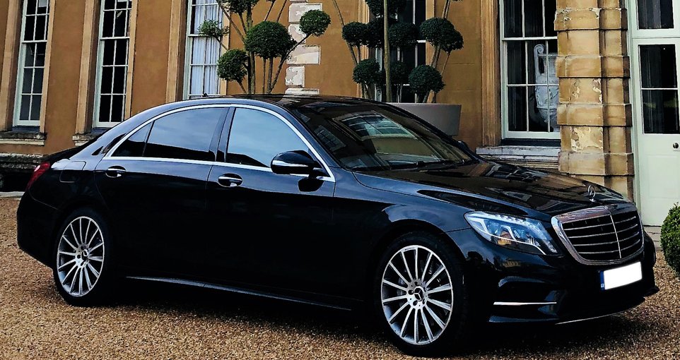 How to Choose the Right Luxury Vehicle for Your Trip?
